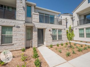 573 N Terry Ln, Clovis, CA 93611