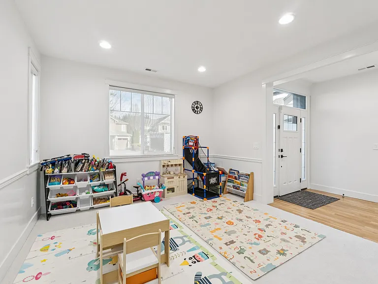 21011 SE 6th Pl — Photo 9