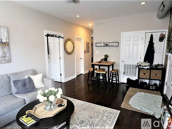 5th image of 2019 N Hoyne Ave #2R