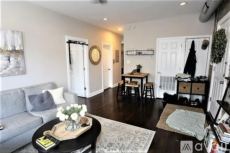 2019 N Hoyne Ave #2R — Photo 5