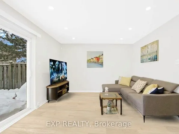 270 Timberbank Blvd #57, Toronto, ON M1W 2M1