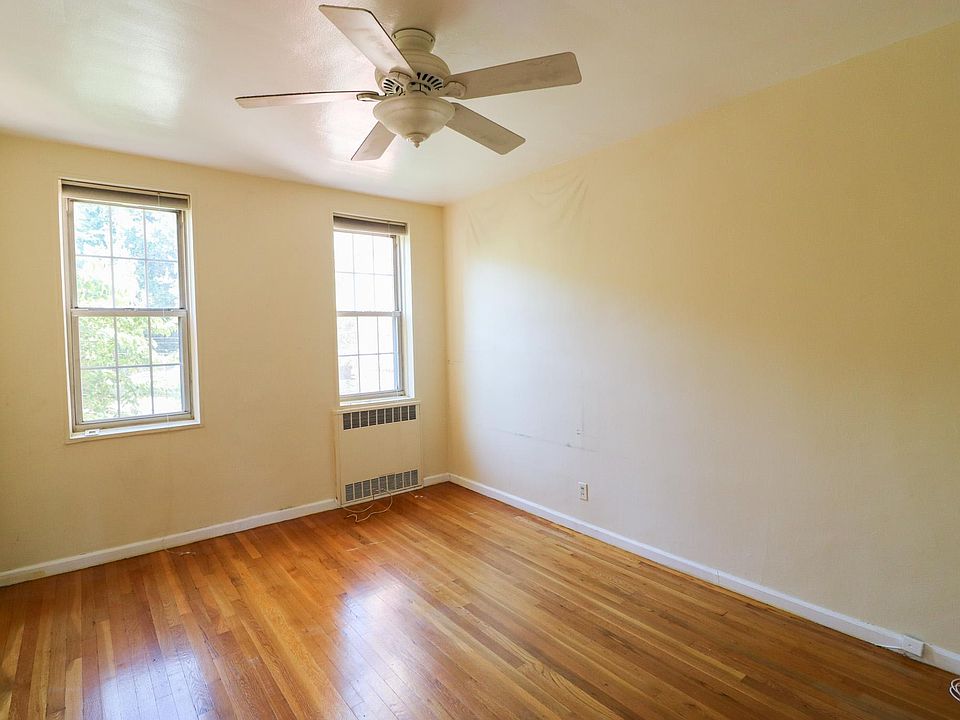 Bedroom (Different Angle)