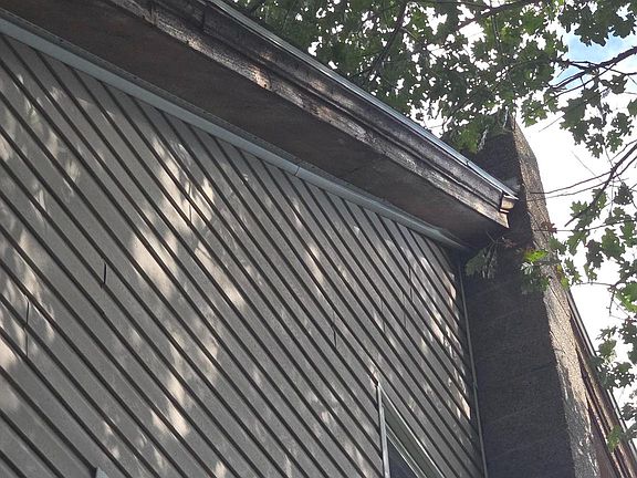 3rd image of 221 E Broad St