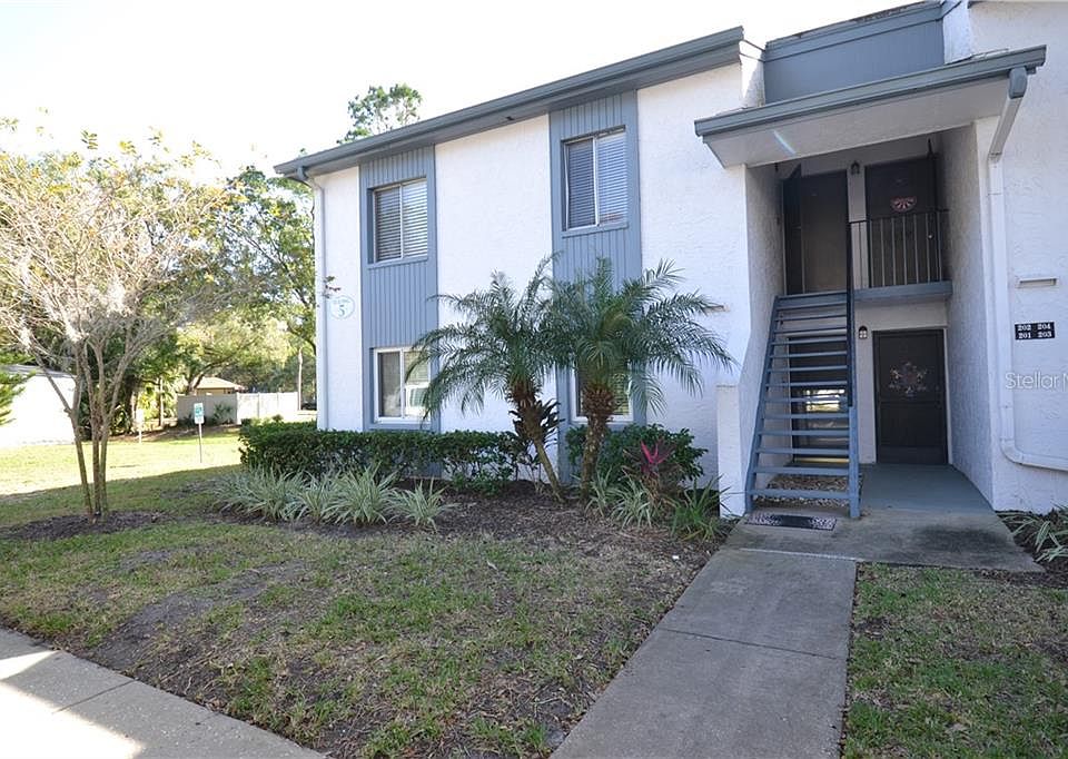1st image of 202 Cypress Ln