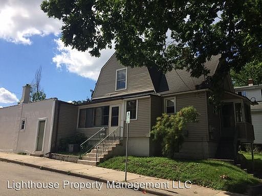 1st image of 359 Ann St NE