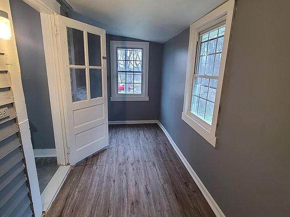 5th image of 574 Union Ave
