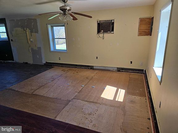 5th image of 4222R Upper Beckleysville Rd