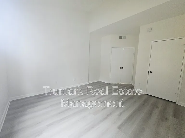 475 E Orange Grove Ave #T — Photo 10