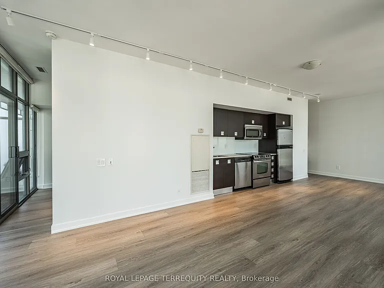 33 Charles St E #4008 — Photo 6