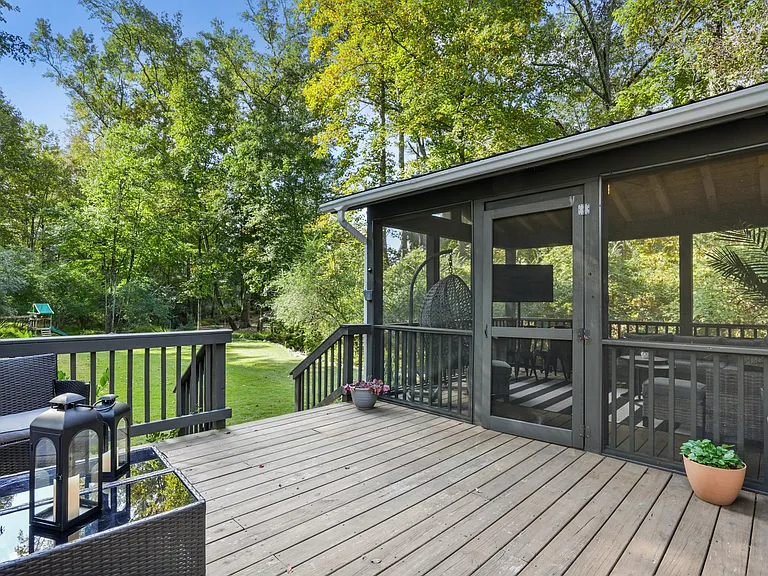 475 Lees Trce SW — Photo 6