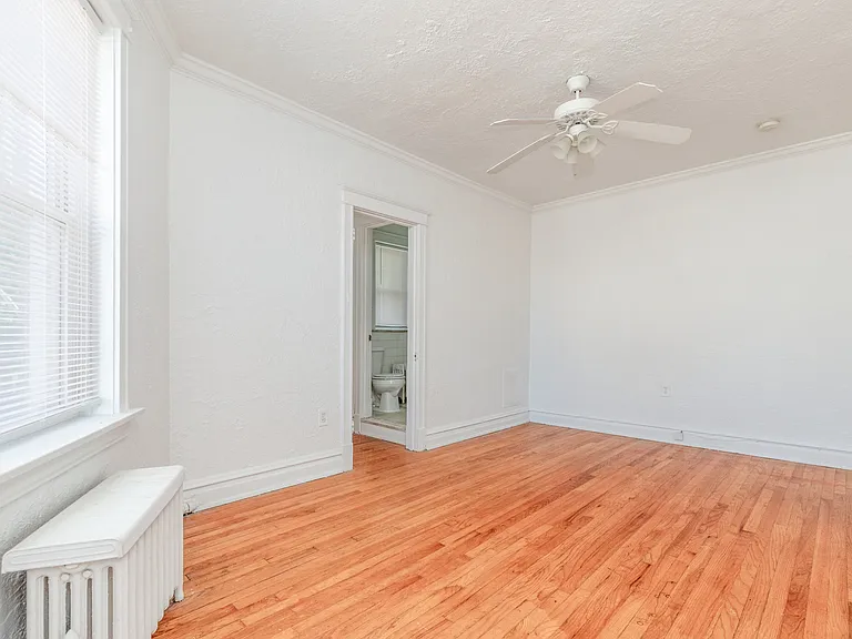 7350 Lindell Blvd #202 — Photo 8