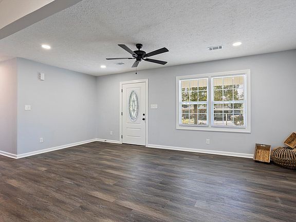 5th image of 1382 Senate Dr NW