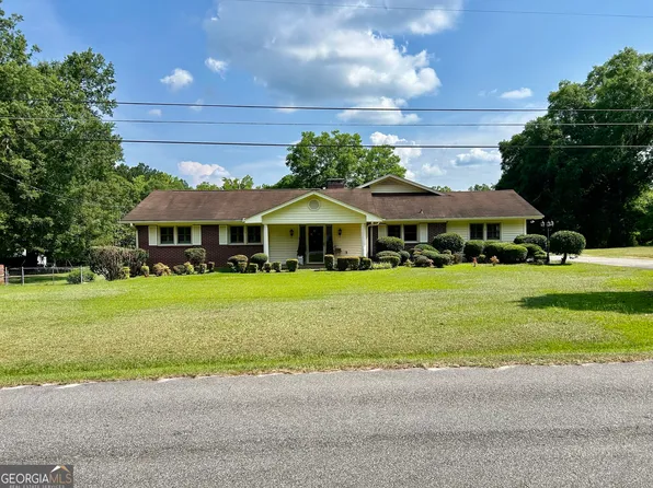 1027 Sunset Dr, Elberton, GA 30635