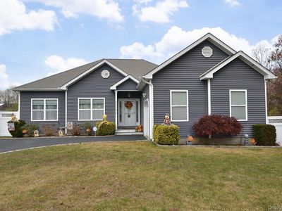 11 Macintosh, Selden, NY, 11784
