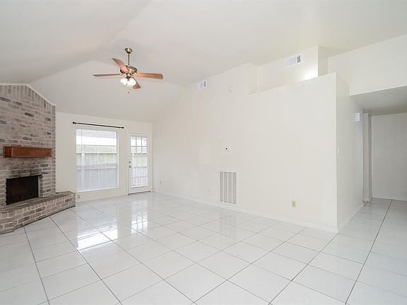 3rd image of 1707 Trendwest Dr