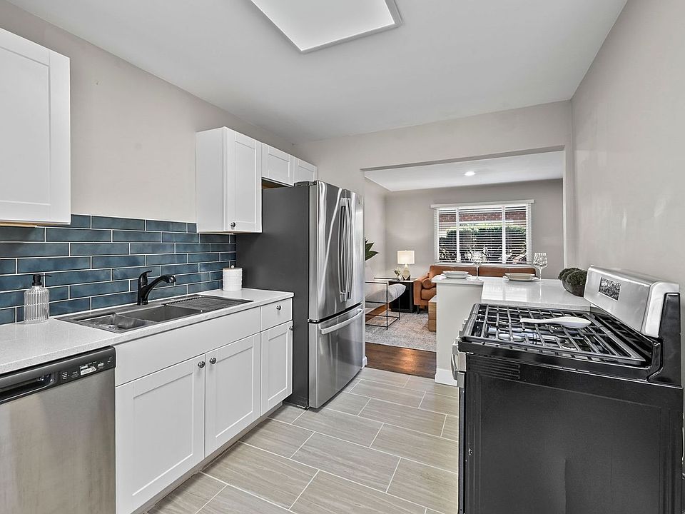 1st image of 500 S Pennsylvania St #504