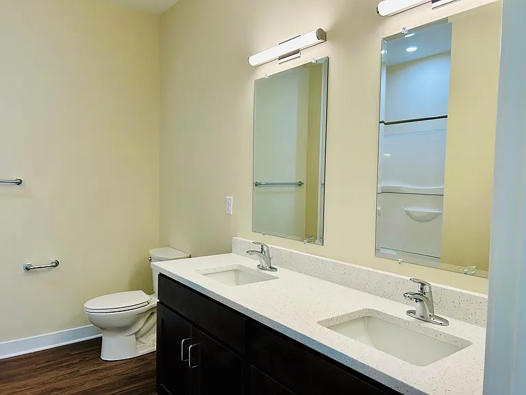 222 South Blvd — Photo 12