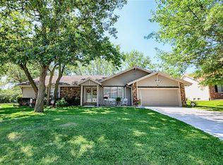 19 Burgundy Dr, Lake Saint Louis, MO 63367