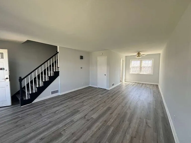 912 N Prairie Ave — Photo 7