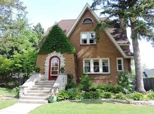 1417 Plum St, Aurora, IL 60506