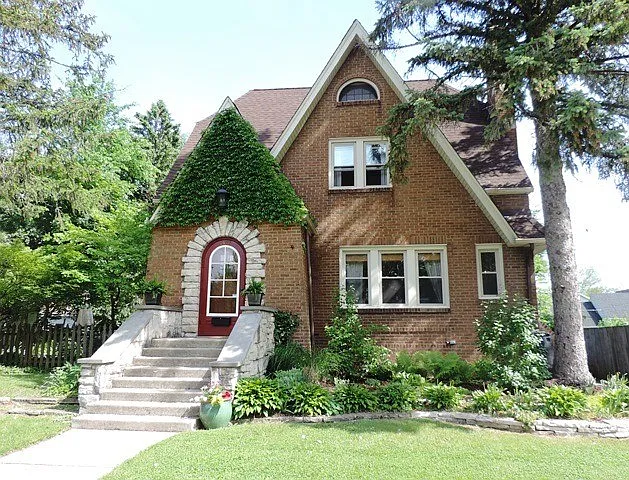 1417 Plum St photo 1