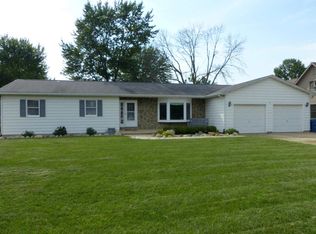 102 Grissom Dr, Walkerton, IN 46574