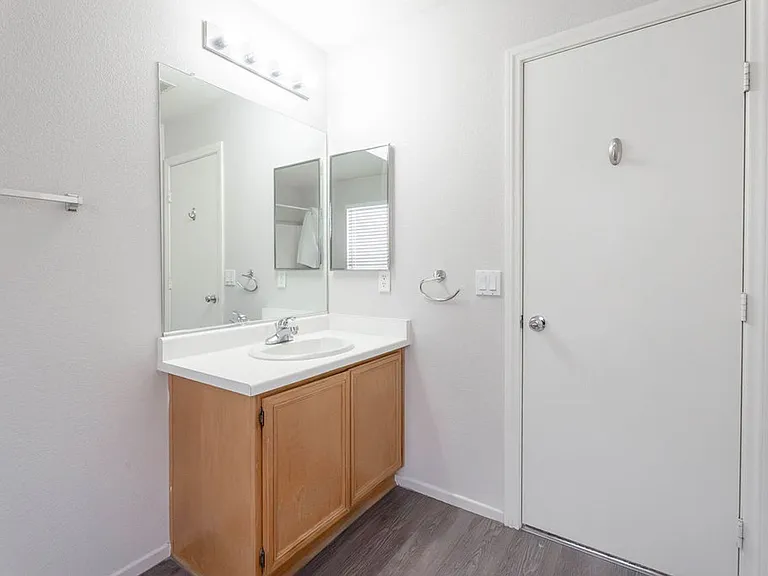 5531 Doubleday St — Photo 39
