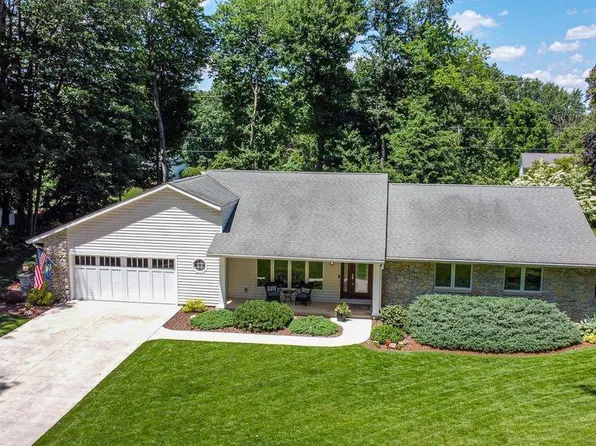 12638 Emerald Ct, Plymouth, IN 46563