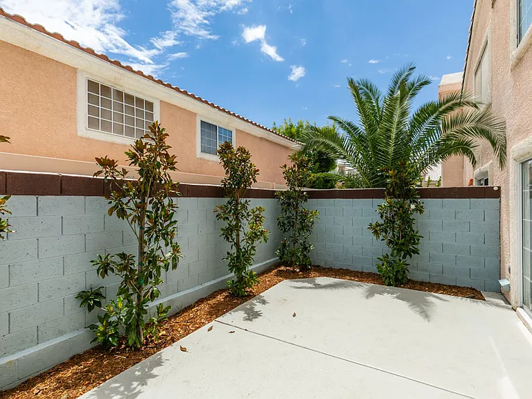 8449 Blue Island Ave — Photo 30