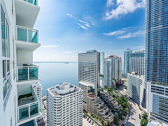 3rd image of 950 Brickell Bay Dr APT 3107