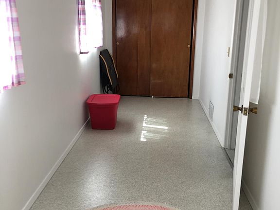 4th image of 401 Knoch Ave