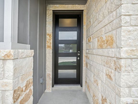 4th image of 11568 Mustang Grove