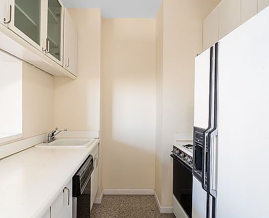 5th image of 524 E 72nd St APT 31F