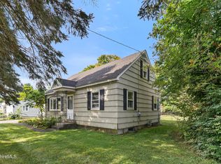 35 Robert St, Pittsfield, MA 01201
