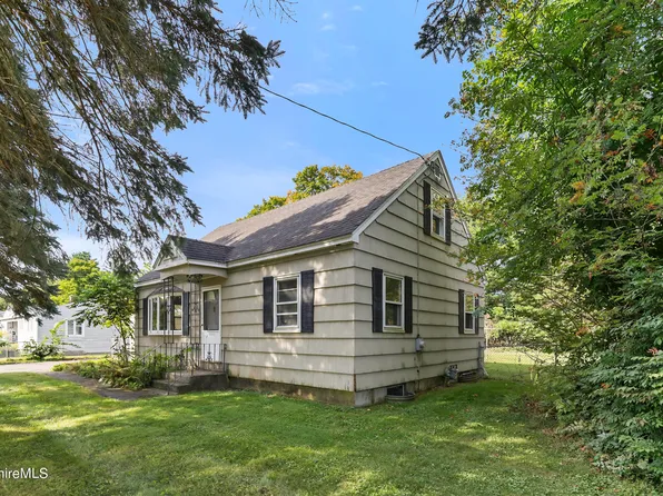 35 Robert St, Pittsfield, MA 01201