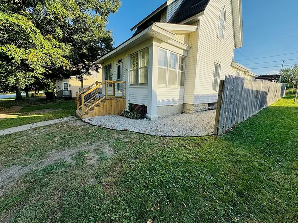 705 2nd St, Traer, IA 50675