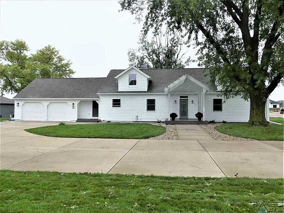 2nd image of 1805 W Gray Gables Cir