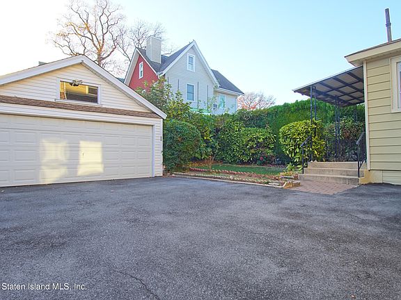 3rd image of 704 Tompkins Ave