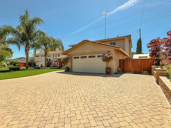 3rd image of 258 Coronet Dr