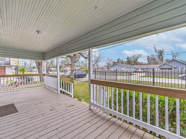 3822 Wipprecht St, Houston, TX 77026