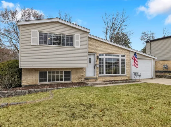 32 W Taylor Rd, Lombard, IL 60148