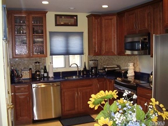 4th image of 4 Midwood Pl