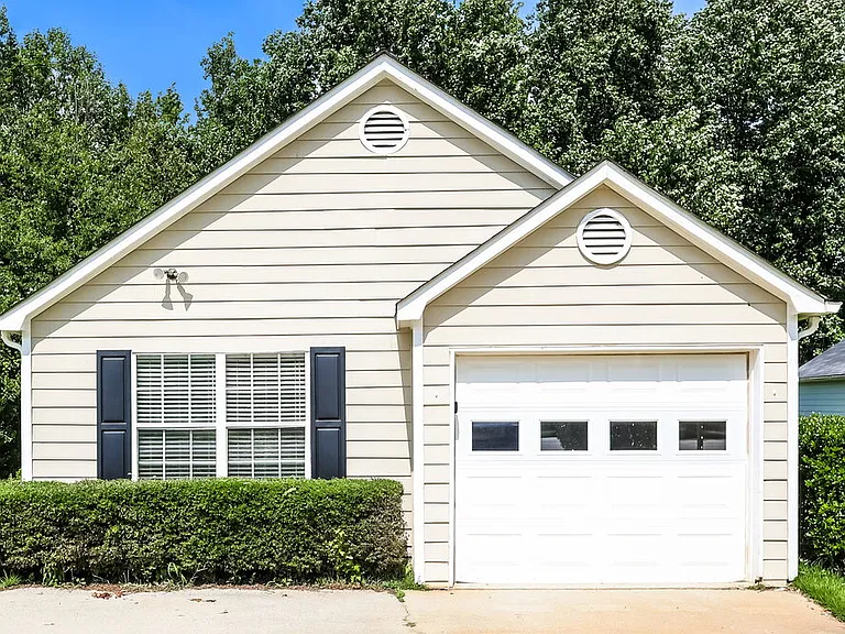 1310 Waterton Trl — Photo 1