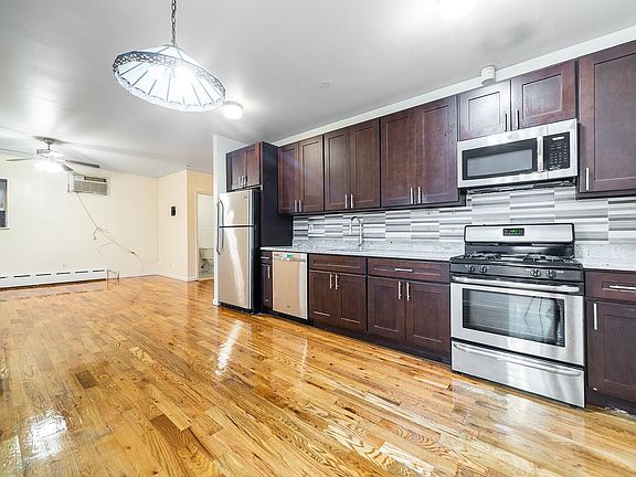 3rd image of 255 15th St #201