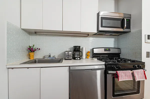 Rented by Highline Residential | media 9