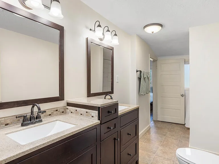 324 Lytle St — Photo 15