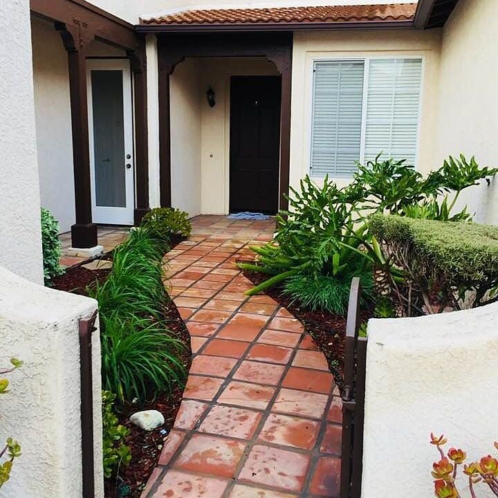 1st image of 547 Echo Ln