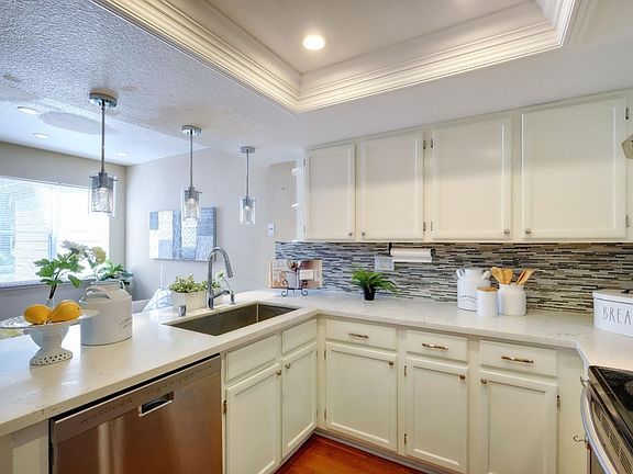 4th image of 1591 Fairway Green Cir