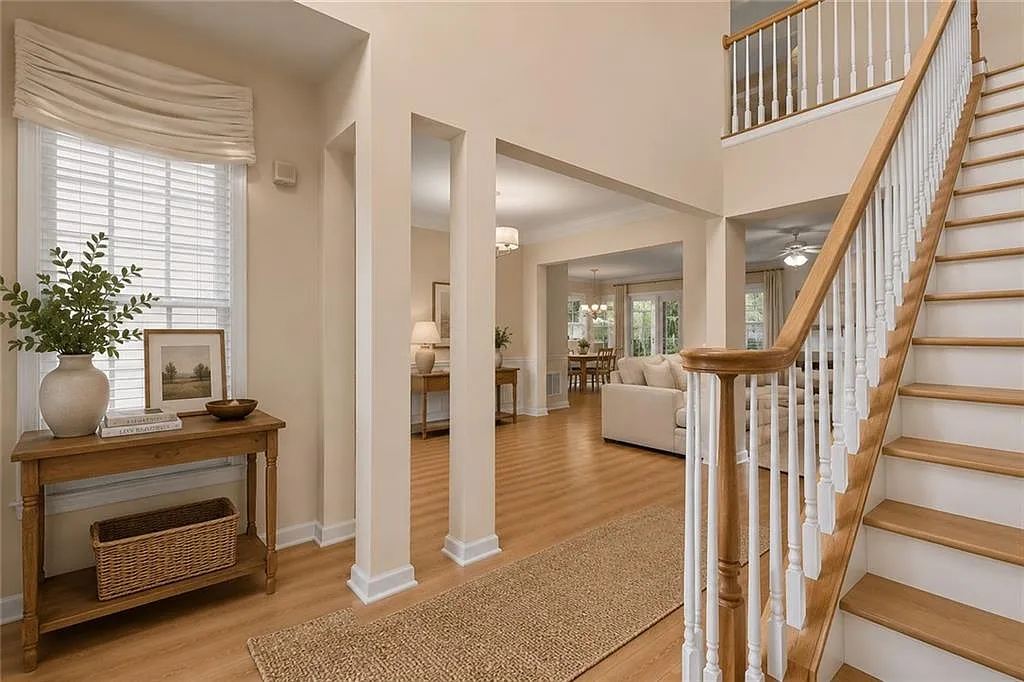 4 bed, 2707 sqft, $3,250 — Photo 2