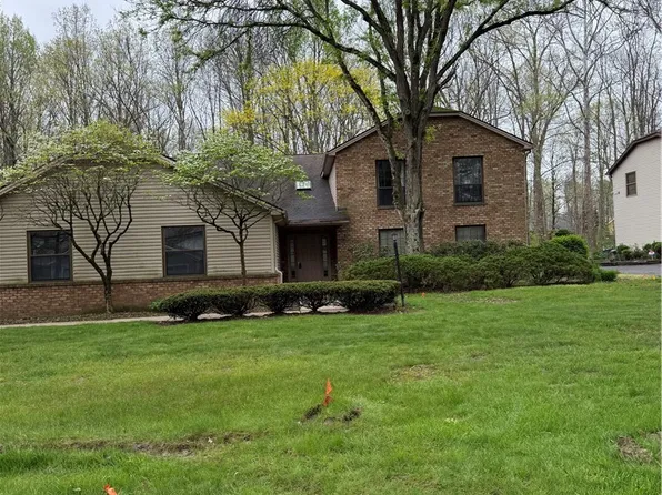 1345 Fox Run Dr #2, Youngstown, OH 44512